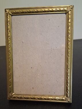 Vintage Ornate Gold Metal 5" X 7" Tabletop Picture Frame Velvet Back Easel